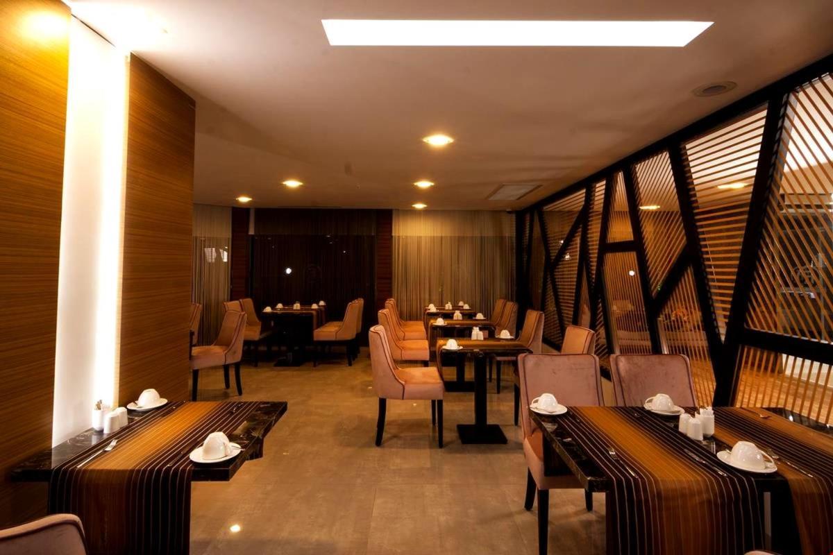 Majura Hotel Business Измир Экстерьер фото