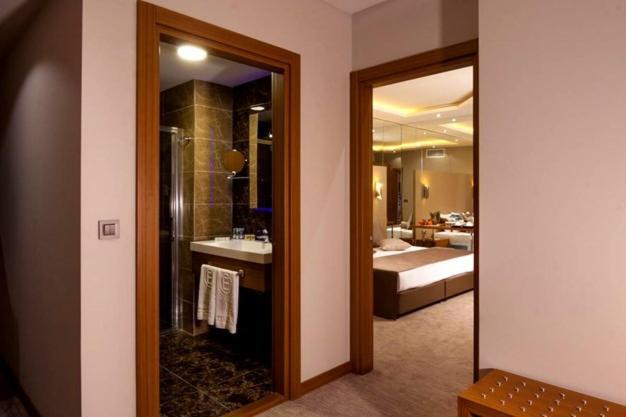 Majura Hotel Business Измир Экстерьер фото