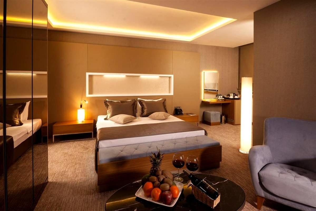 Majura Hotel Business Измир Экстерьер фото